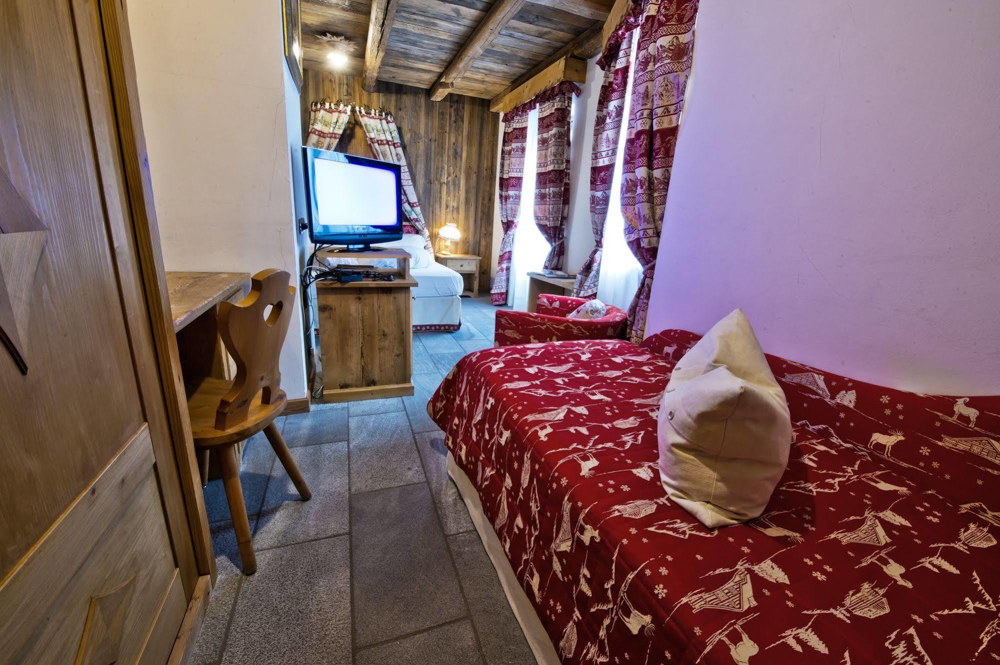 Hotel Jolanda Sport غريسّوني لا ترينيتي المظهر الخارجي الصورة